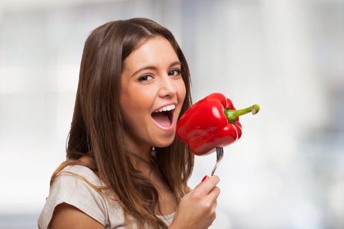 Image result for девушка ест перец
