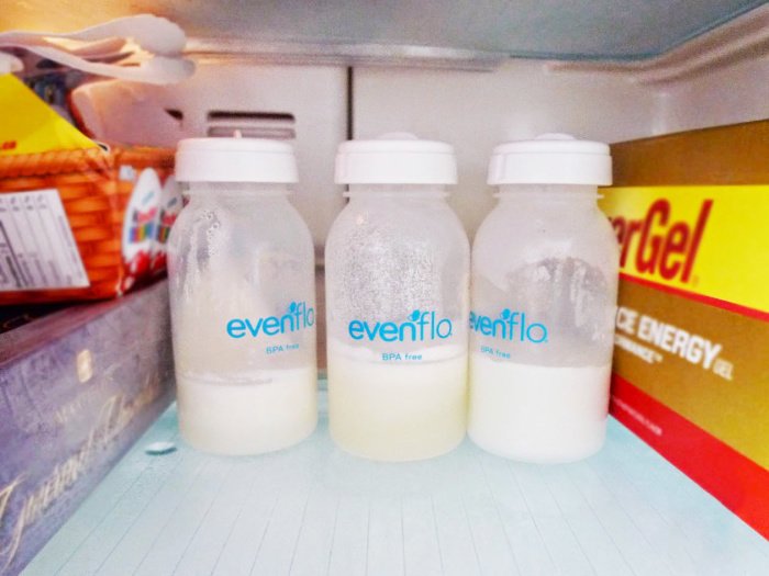 молочная смесь в холодильнике