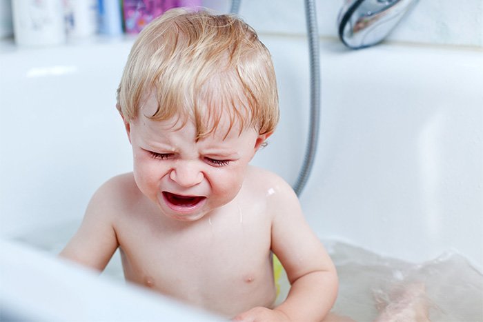 ребенок боится купаться в ванной