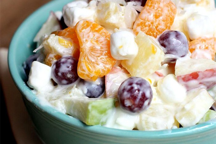 фруктовый салат с йогуртом для детей