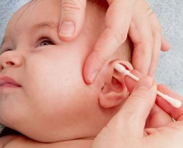 уход за ушами новорожденного