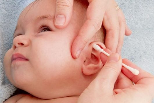 уход за ушами новорожденного