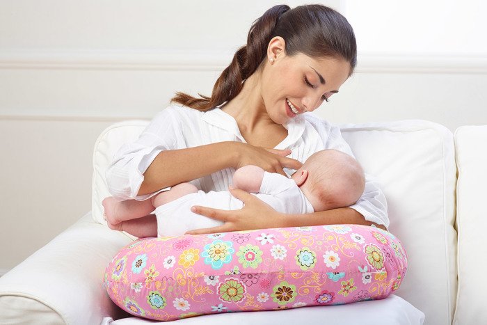 подушка для кормления ребенка