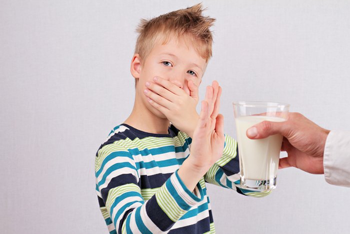 ребенок не хочет пить молоко 