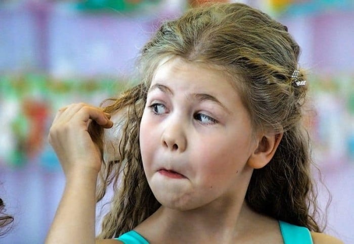 Как удалить жвачку с волос у ребенка