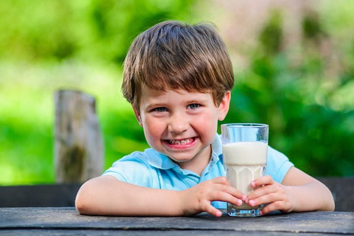 С какого возраста можно молочный коктейль детям