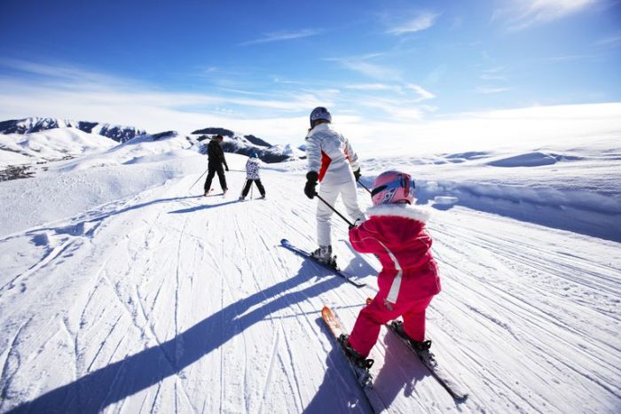 Как научить ребенка кататься на лыжах