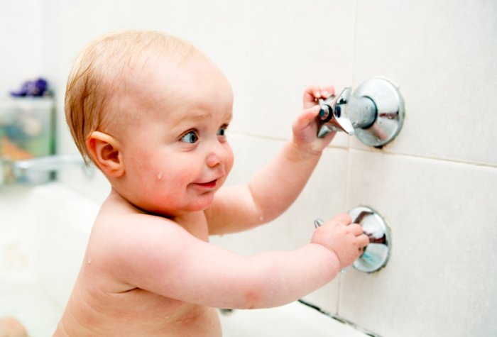 Безопасность ребенка в ванной