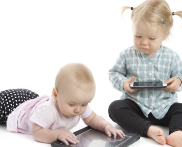 Как смартфон влияет на ребенка
